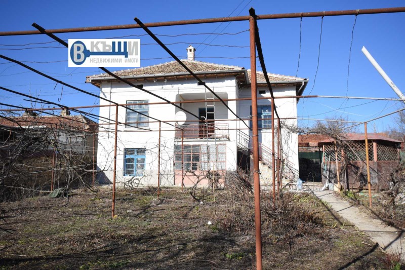 Продава КЪЩА, с. Долна Липница, област Велико Търново