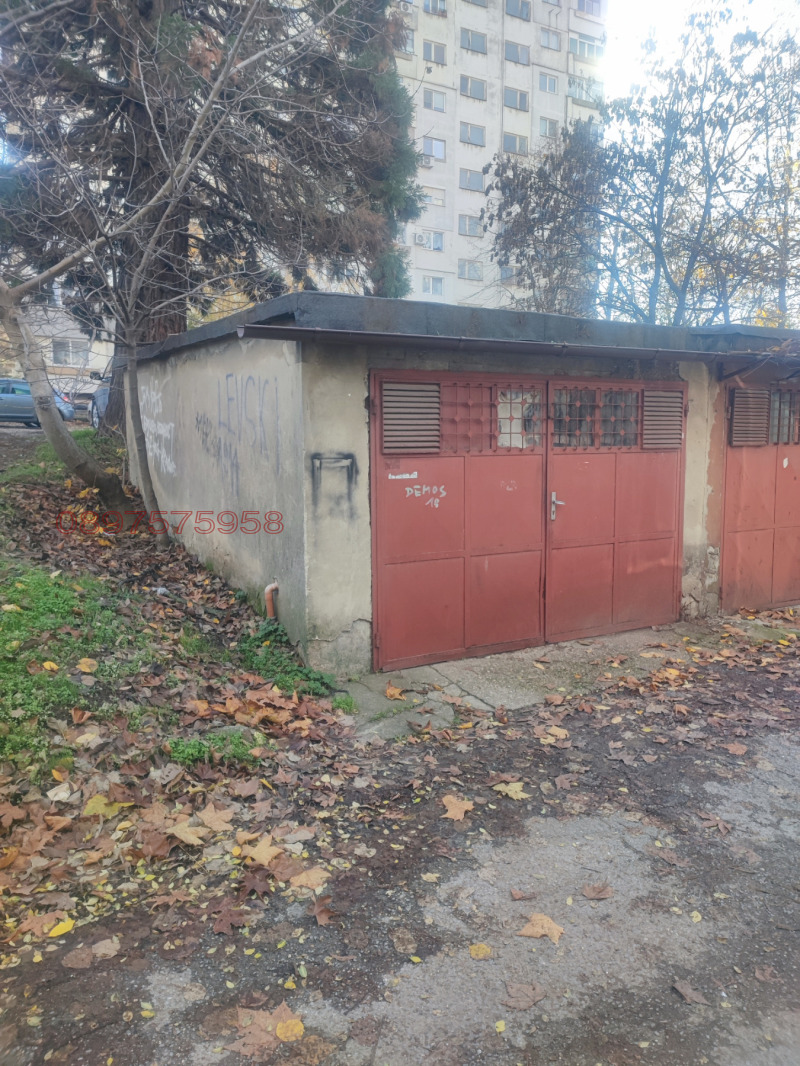 Продава ГАРАЖ, ПАРКОМЯСТО, гр. Русе, Здравец Изток, снимка 2 - Гаражи и паркоместа - 52785218