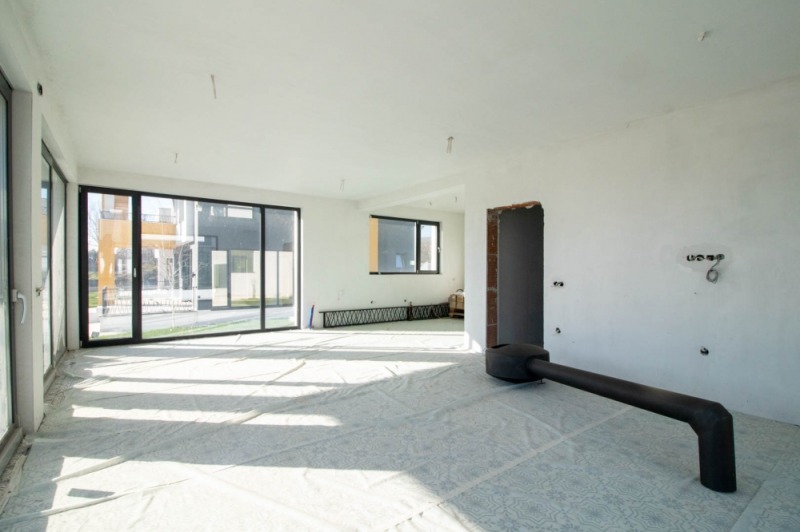 Продава КЪЩА, гр. Сливен, в.з. Сливен