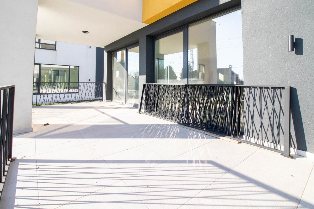 Продава КЪЩА, гр. Сливен, в.з. Сливен, снимка 2 - Къщи - 53706807