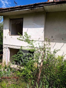 Продажба на имоти в с. Арбанаси, област Велико Търново - изображение 1 