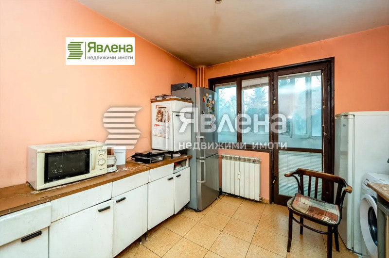 Продава 3-СТАЕН, гр. София, Света Троица, снимка 5 - Aпартаменти - 49115104