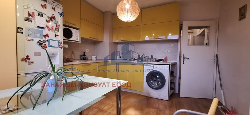 Продава 3-СТАЕН, гр. Шумен, Тракия, снимка 3 - Апартаменти - 53516467