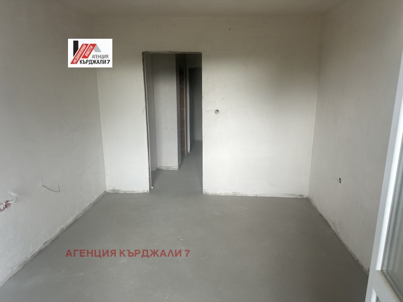 Продава 3-СТАЕН, гр. Кърджали, Център, снимка 6 - Апартаменти - 53424069