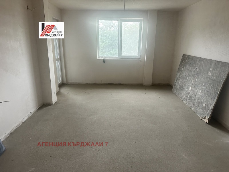 Продава 3-СТАЕН, гр. Кърджали, Център