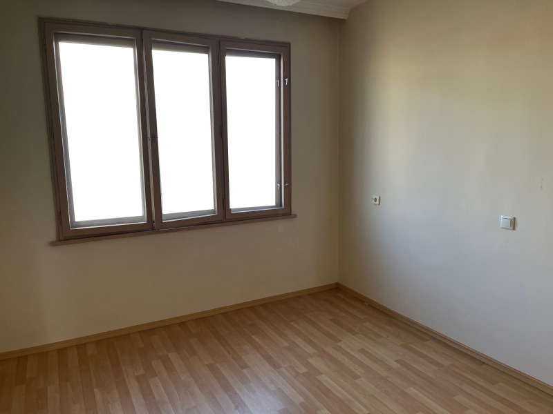 Продава 3-СТАЕН, гр. Казанлък, област Стара Загора, снимка 2 - Апартаменти - 53186970