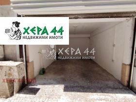 Гараж Колхозен пазар, Варна