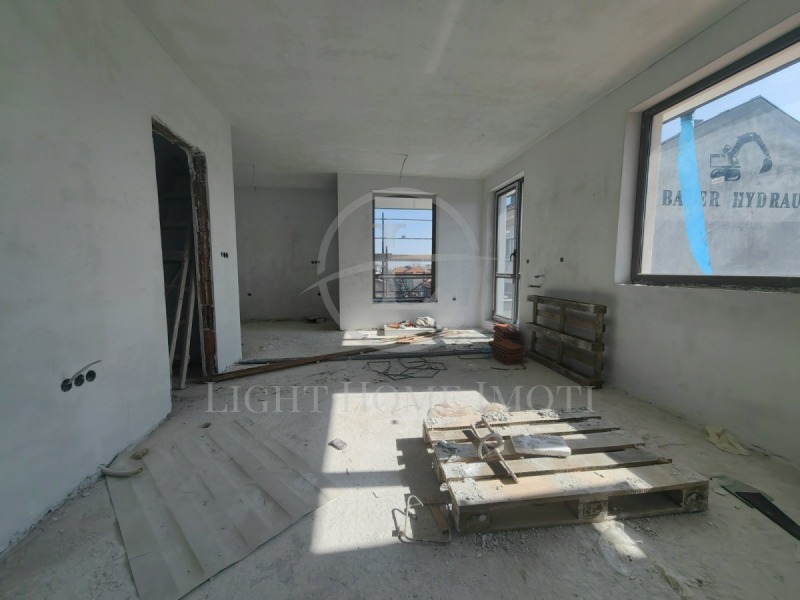 En venta  2 dormitorios Plovdiv , Proslav , 111 metros cuadrados | 82971385 - imagen [2]