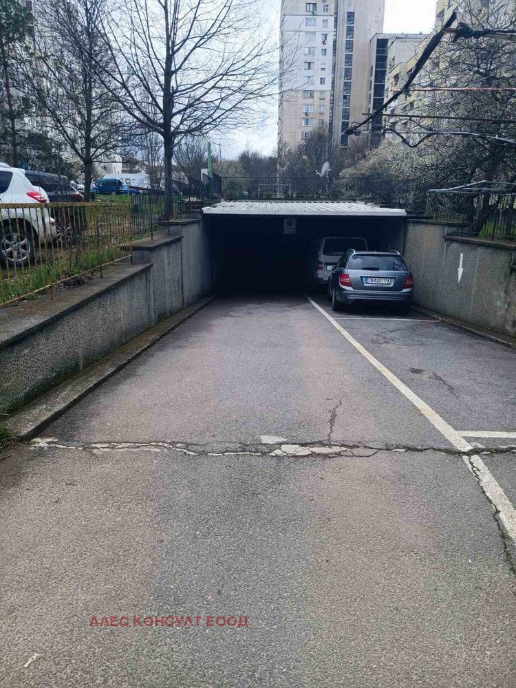 Продава ГАРАЖ, ПАРКОМЯСТО, гр. София, Овча купел 1