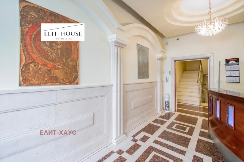 Продава  Офис град София , Център , 100 кв.м | 54633938