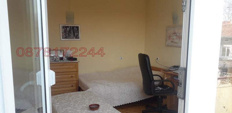 Продава ЕТАЖ ОТ КЪЩА, гр. Разград, Варош, снимка 6 - Етаж от къща - 52779322