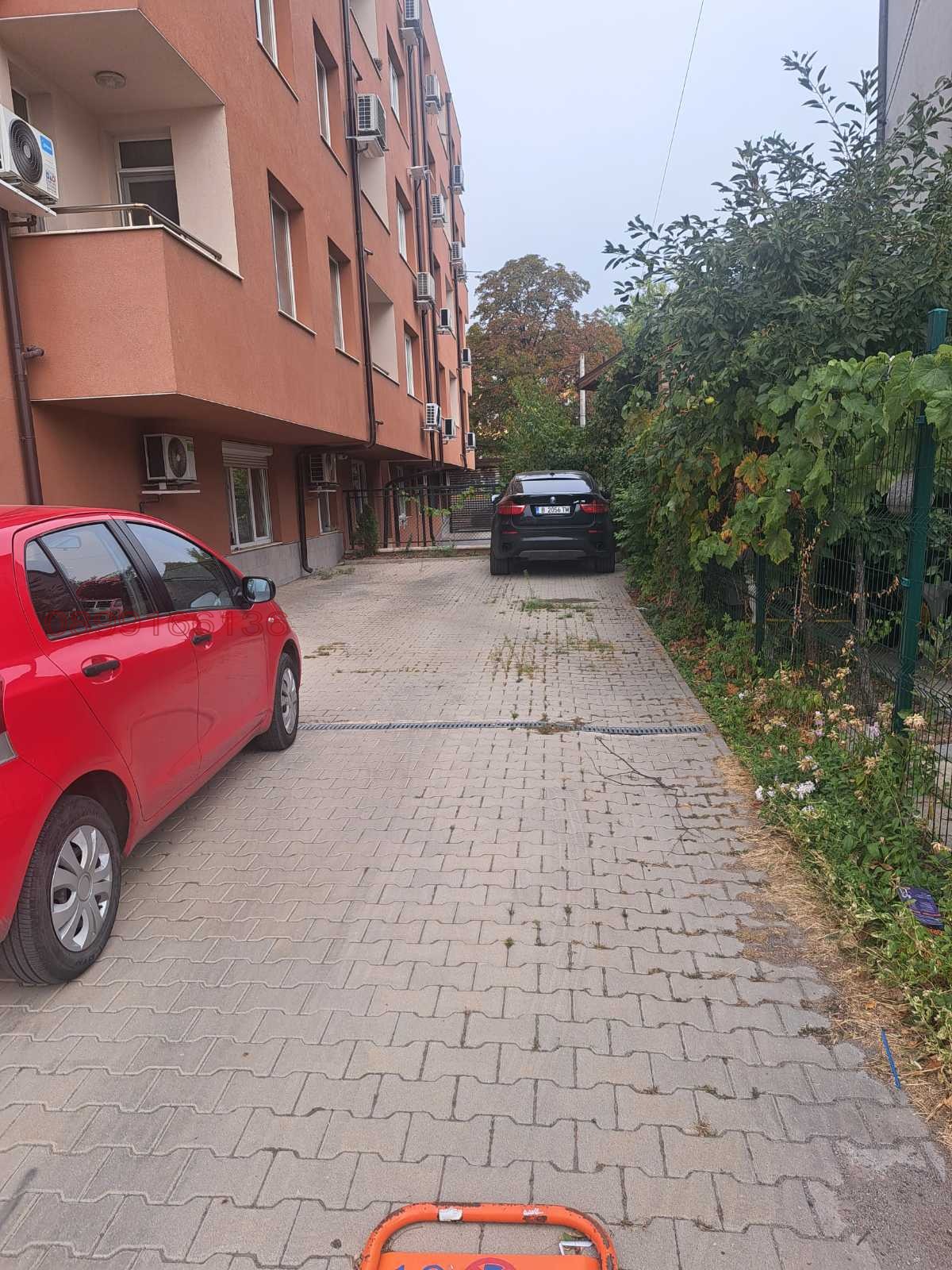 Продава  Гараж, Паркомясто град София , Левски , 36 кв.м | 36572438
