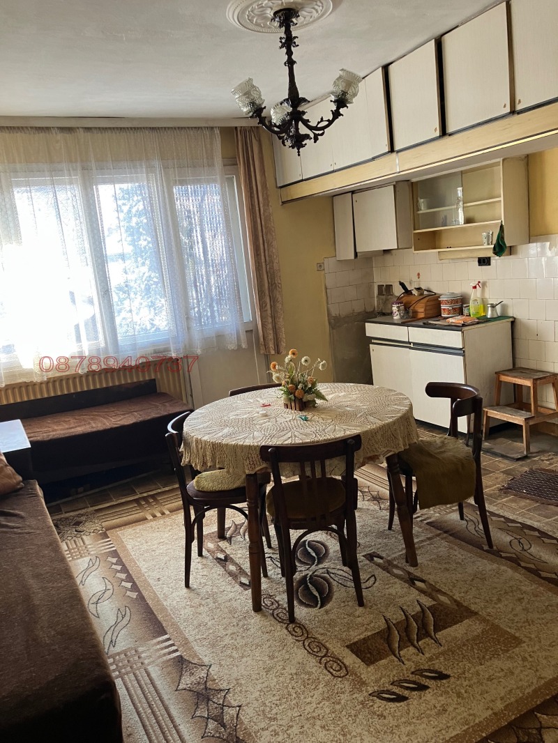 Продава 4-СТАЕН, гр. Троян, област Ловеч, снимка 2 - Апартаменти - 52949586