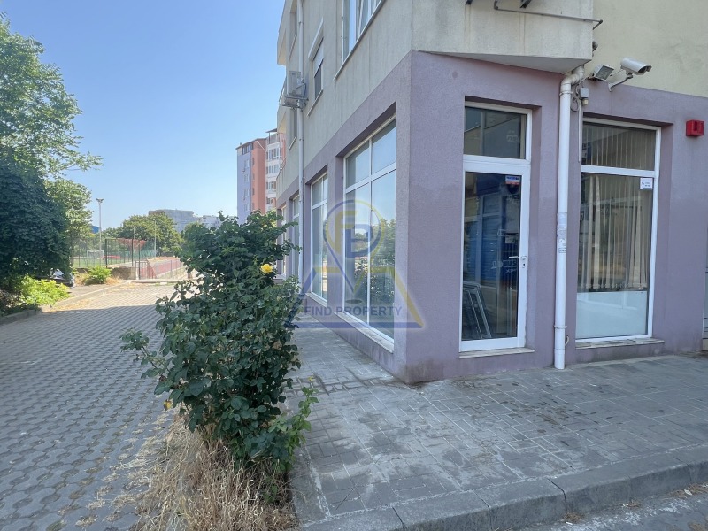 Продава  Офис, град Бургас, Славейков •  138 590 EUR • ID 77514679 — holmes.bg - [1] 