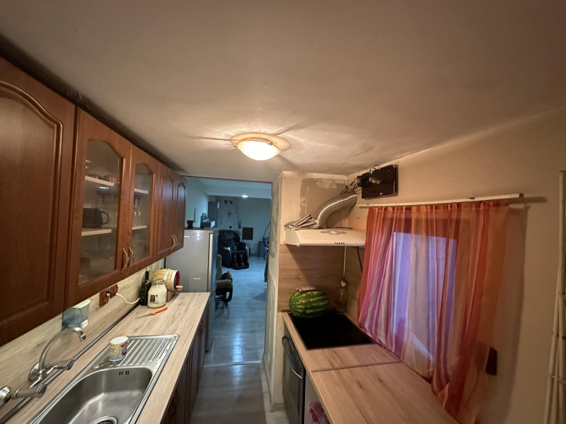 Продава КЪЩА, с. Царев брод, област Шумен, снимка 11 - Къщи - 53096182