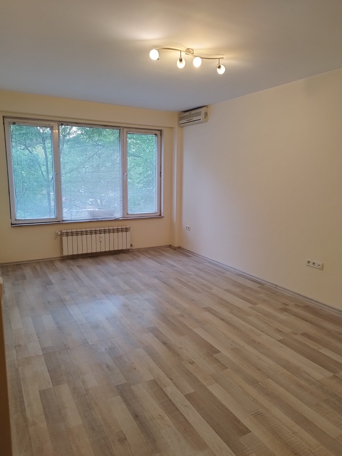 Продава 2-СТАЕН, гр. София, Гоце Делчев