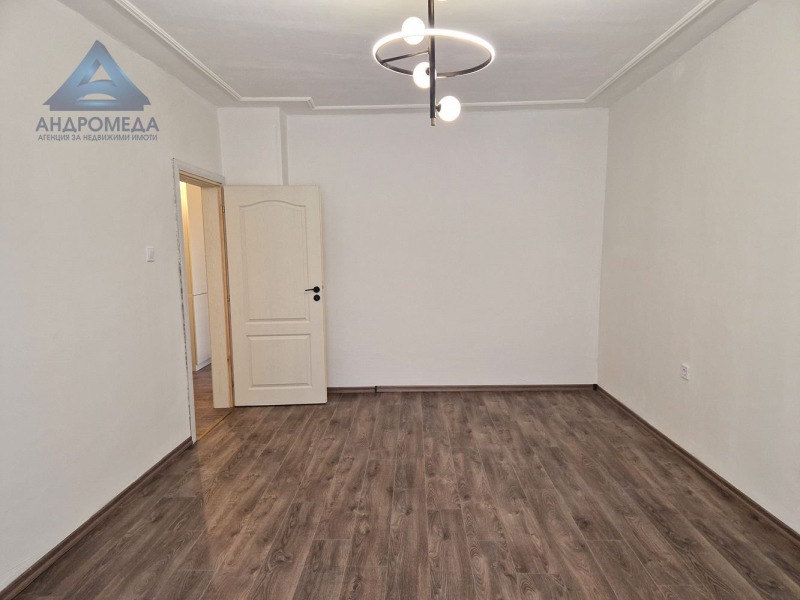 Na prodej  1 ložnice Pleven , Mara Denčeva , 66 m2 | 30869071 - obraz [13]