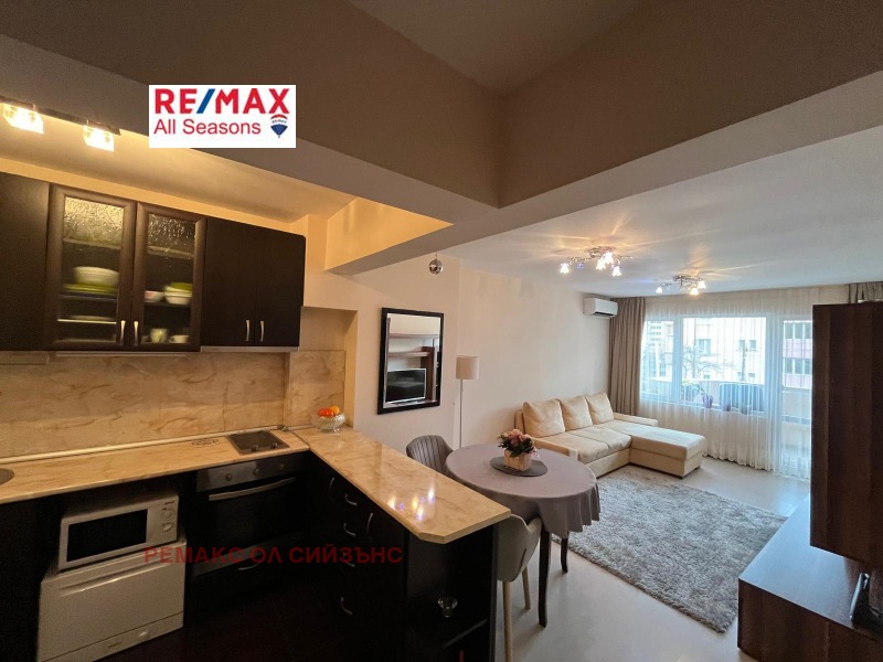 Продава 3-СТАЕН, гр. Благоевград, Широк център, снимка 2 - Апартаменти - 52413630