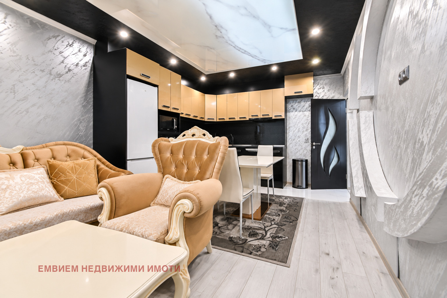 Продава 3-СТАЕН, гр. Ловеч, Дикисана, снимка 2 - Апартаменти - 56040616