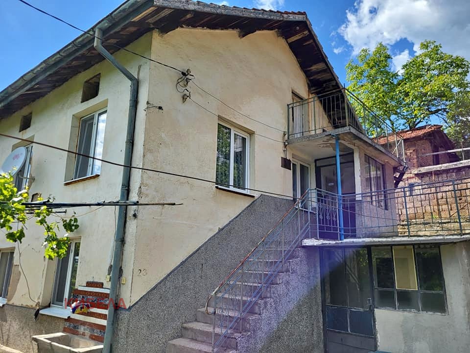 Продава КЪЩА, с. Дрен, област Перник, снимка 2 - Къщи - 52982927