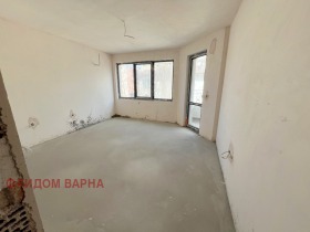 2-стаен град Варна, Колхозен пазар 2