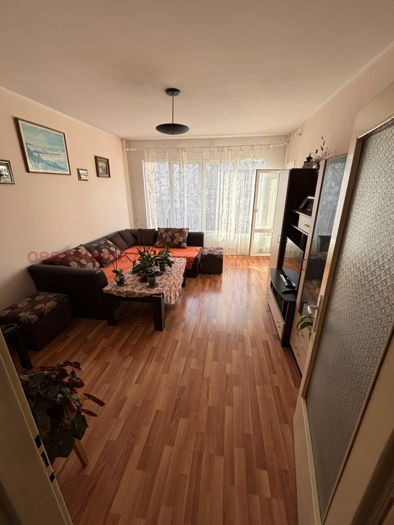 Продава 3-СТАЕН, гр. София, Света Троица