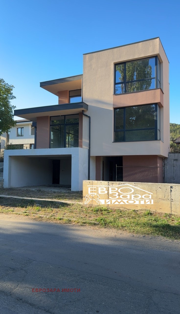 Продава КЪЩА, област Стара Загора, с. Старозагорски бани • 300000 € / 586749.00 лв. • 34323436 1