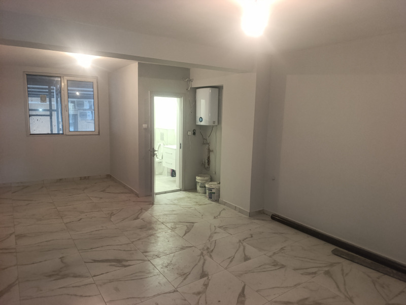 Продава МАГАЗИН, гр. Пловдив, Център, снимка 3 - Магазини - 52539469