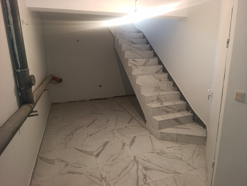 Продава МАГАЗИН, гр. Пловдив, Център, снимка 12 - Магазини - 52539469