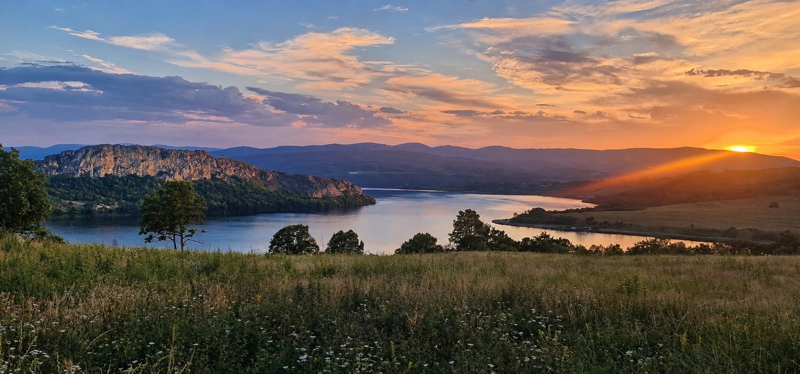 Продава ЗЕМЕДЕЛСКА ЗЕМЯ, с. Ковачевци, област Перник