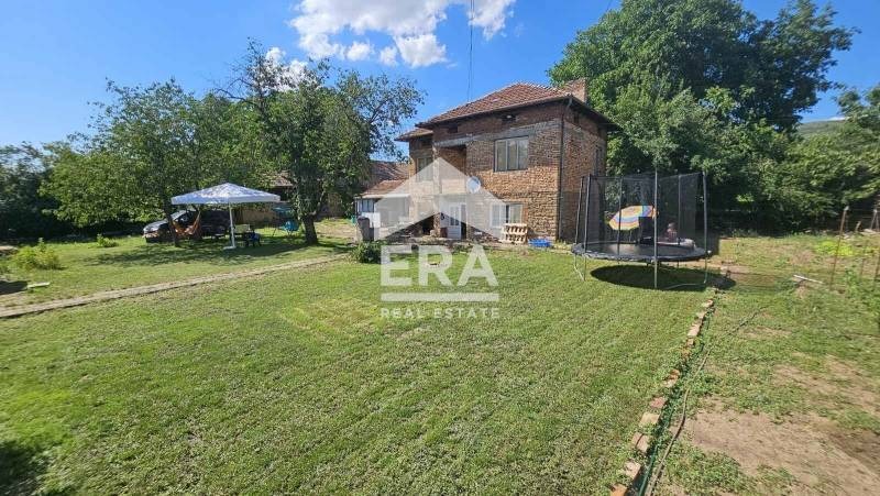 Продава КЪЩА, с. Лесичери, област Велико Търново