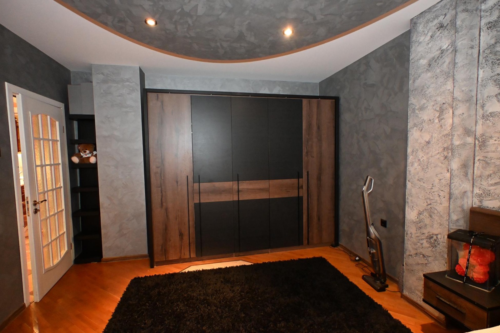 Продава 3-СТАЕН, гр. Перник, Център, снимка 2 - Апартаменти - 53896608