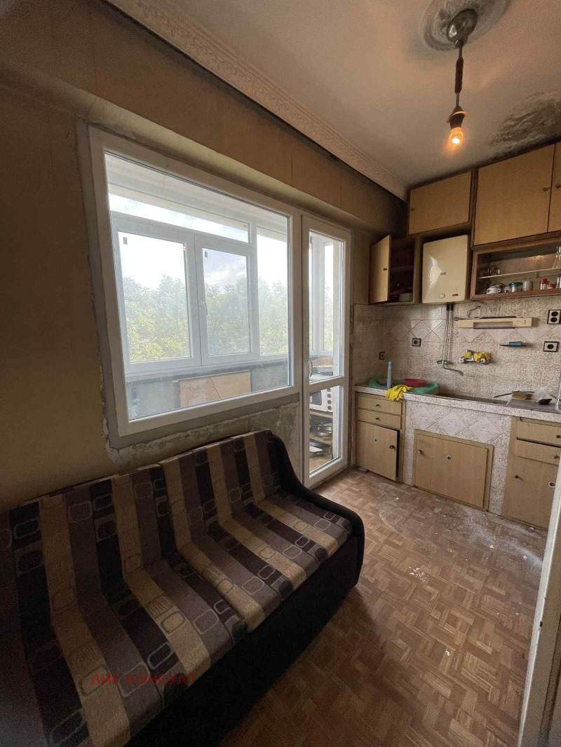 Продава  3-стаен град Търговище , Вароша , 70 кв.м | 85474602