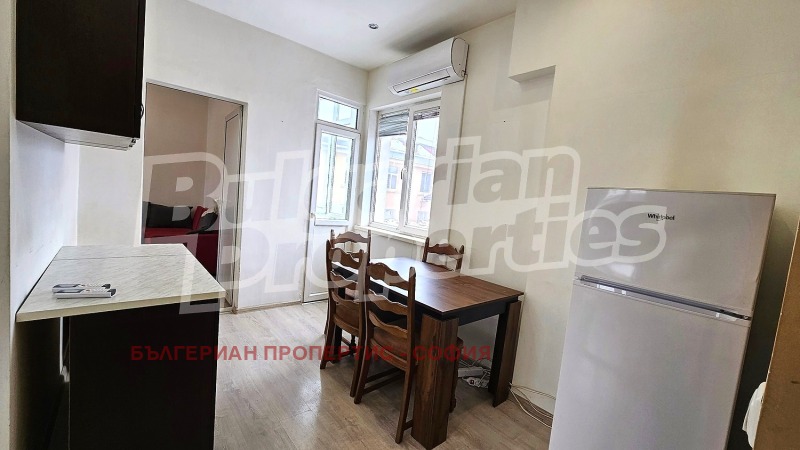 Продава 3-СТАЕН, гр. София, Център, снимка 2 - Апартаменти - 53034815