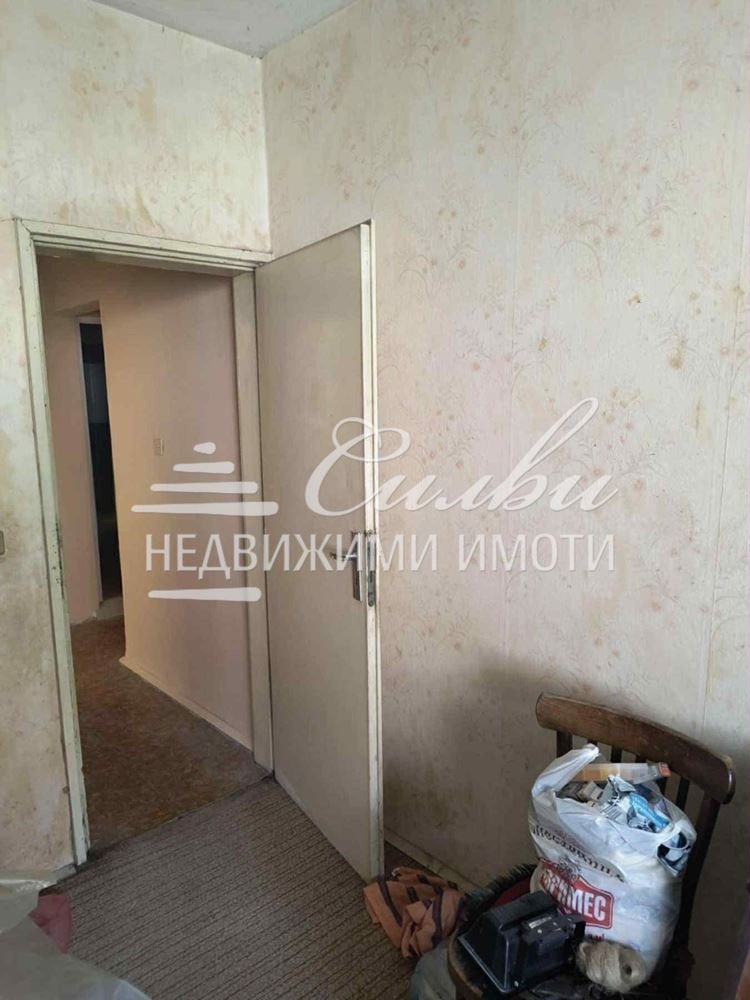 Продава  2-стаен град Шумен , 5-ти полк , 75 кв.м | 77129787 - изображение [7]