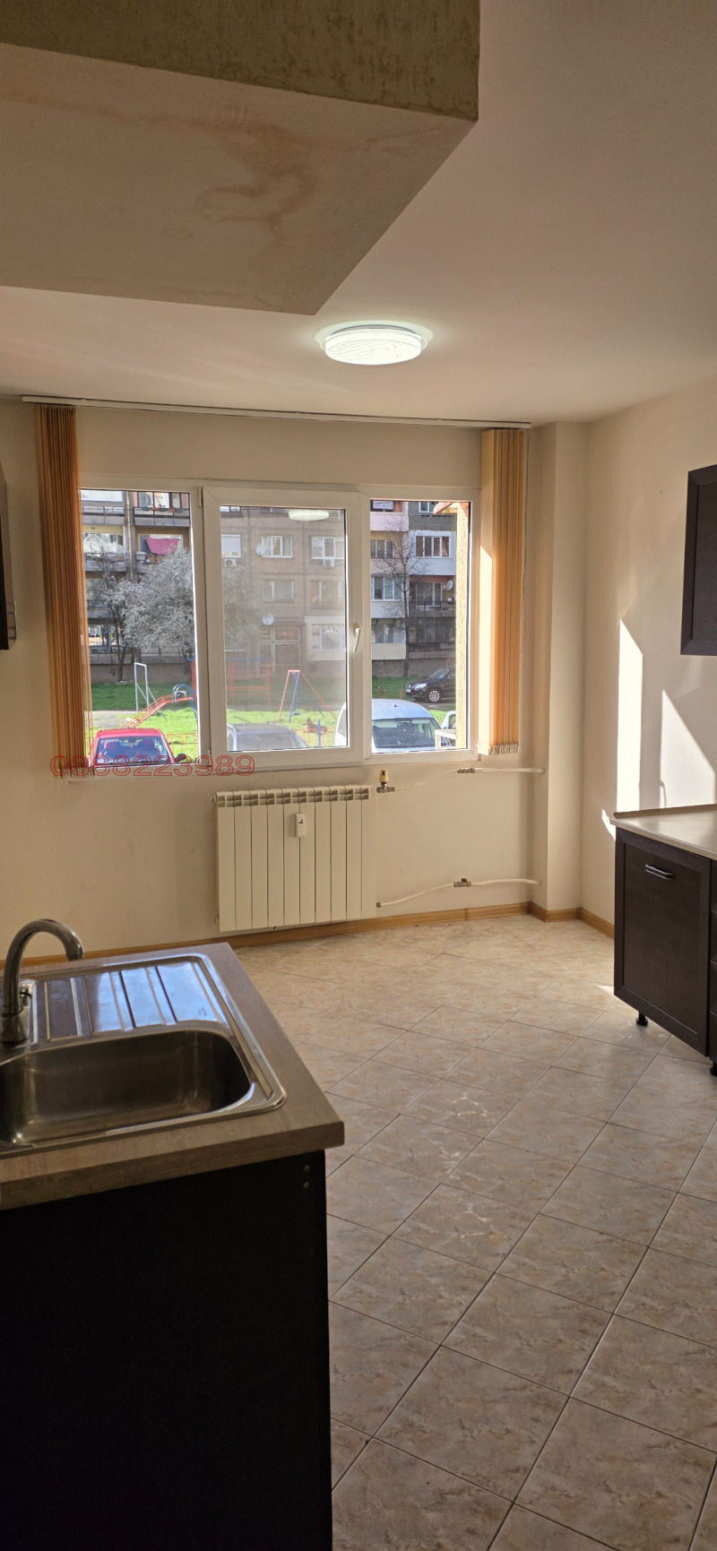 Продава 4-СТАЕН в град Перник, Изток - 90 кв.м / 150 000 € » 293 374.50 лв.