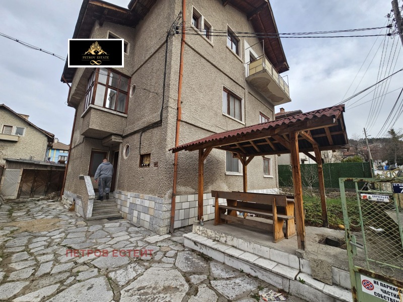 Продава КЪЩА в област Пазарджик, гр. Велинград - 291 кв.м / 255 000 € » 498 736.65 лв., ПЕТРОВ ЕСТЕЙТ
