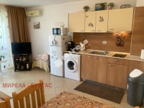 1 quarto k.k. Slantchev briag, região Burgas 2