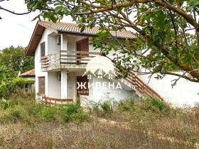 Maison Bojourets, région de Dobritch 1