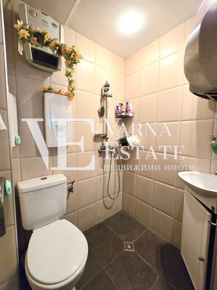 Продава  2-стаен град Варна , Изгрев , 67 кв.м | 62448341 - изображение [15]