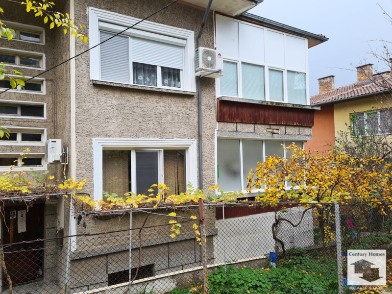 Продава МНОГОСТАЕН, гр. Велико Търново, Акация