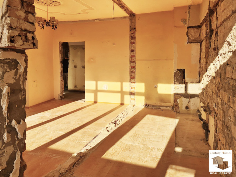 Продава МНОГОСТАЕН, гр. Велико Търново, Акация, снимка 3 - Апартаменти - 52928599