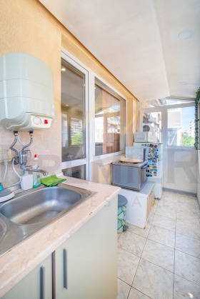 1 quarto Vazrajdane 1, Varna 8