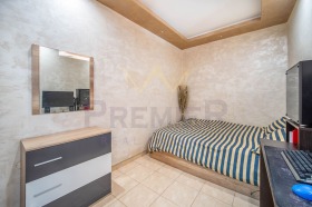 1 quarto Vazrajdane 1, Varna 4