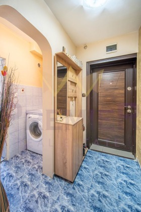 1 quarto Vazrajdane 1, Varna 6