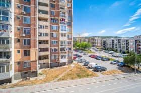 1 quarto Vazrajdane 1, Varna 10