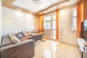 1 quarto Vazrajdane 1, Varna 2
