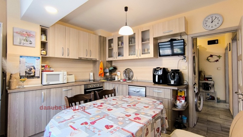 Продава 2-СТАЕН, гр. Русе, Възраждане, снимка 2 - Апартаменти - 53142637