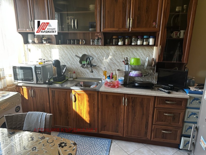 Продава 3-СТАЕН, гр. Кърджали, Байкал, снимка 2 - Апартаменти - 53462192