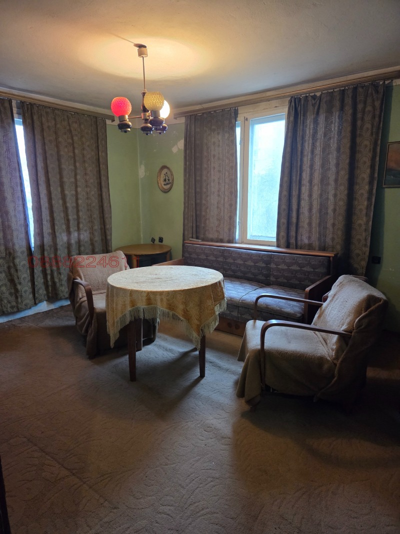 Продава ЕТАЖ ОТ КЪЩА, гр. Монтана, Кошарник, снимка 4 - Етаж от къща - 52868823